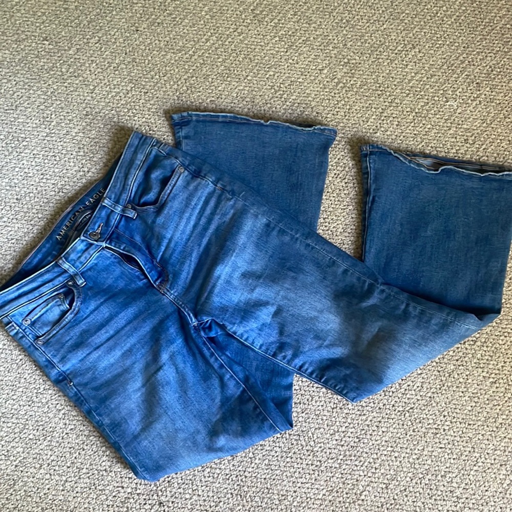 AMERICAN EAGLE